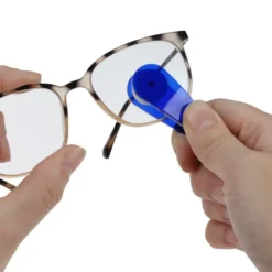 Eyeglass Cleaner