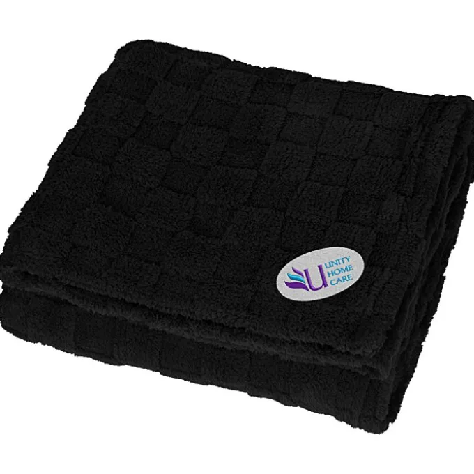 Ultra Plush Checkered Pattern Blanket